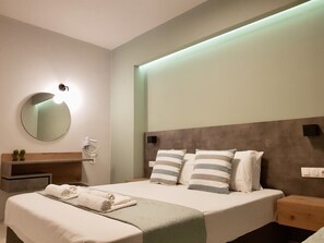 Deluxe Quadruple Room, 1 Bedroom, Mountain View (4 persons) - George Deluxe Apartments (Hersonissos)