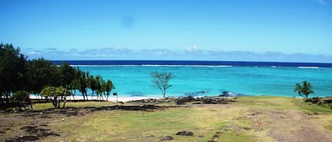 Perto da praia, areia branca