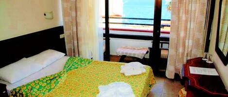 Standard Double or Twin Room | Minibar