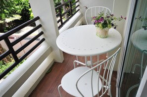 Balcony - Beerapan Hotel (Bangkok)