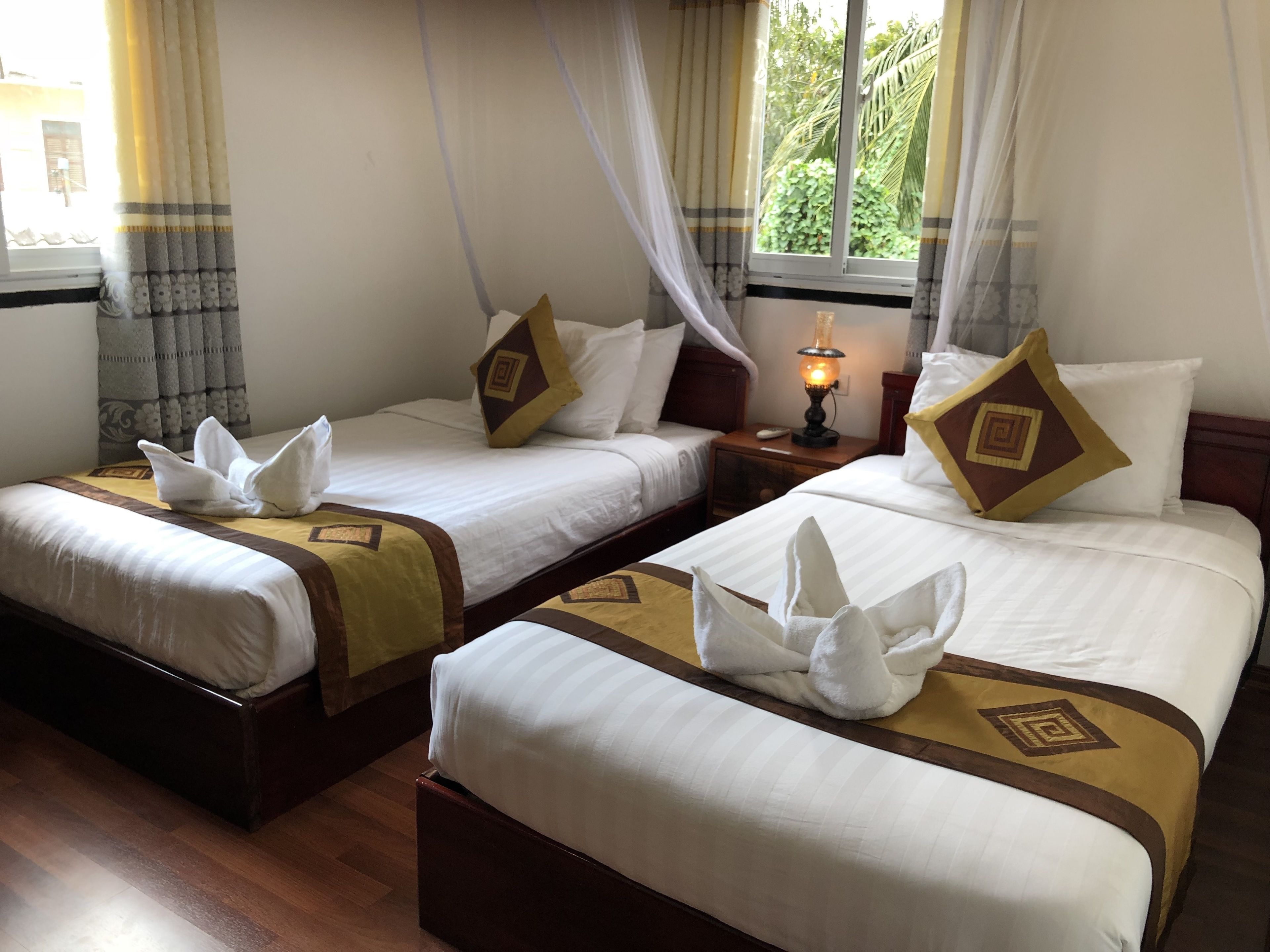 standard twin room | minibar, in-room safe, blackout curtains, free wifi