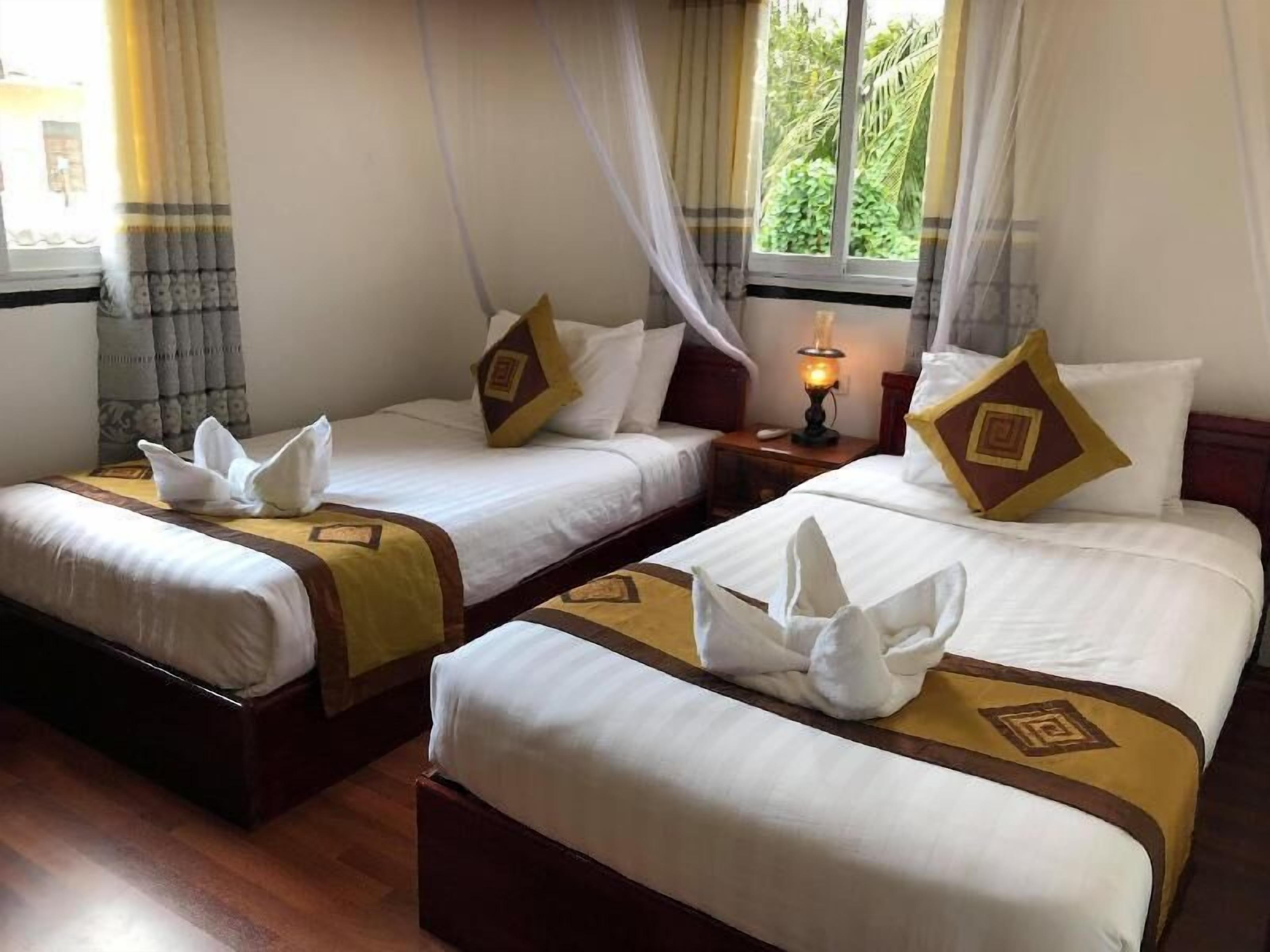 Minibar, in-room safe, blackout drapes, free WiFi