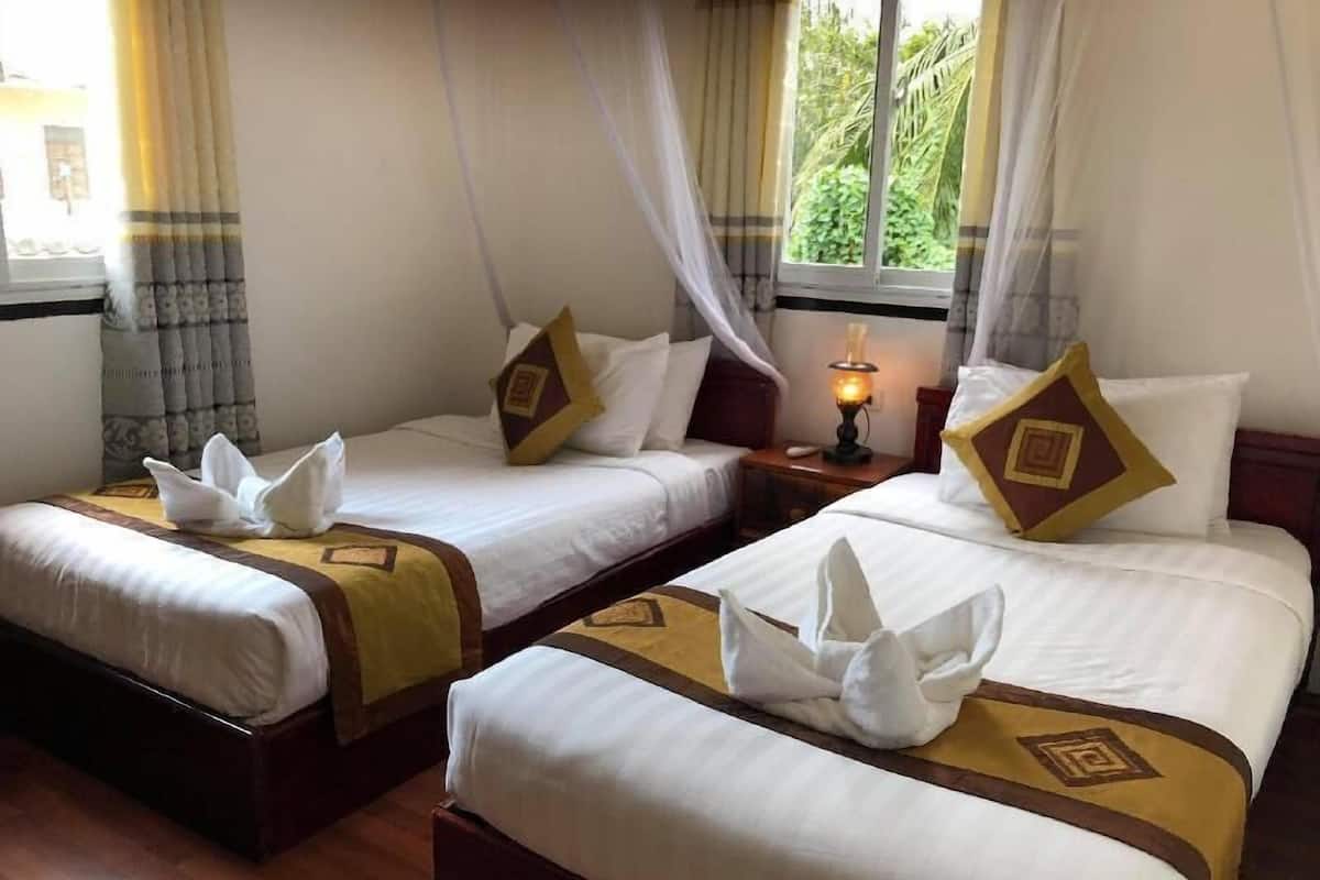 Minibar, in-room safe, blackout drapes, free WiFi