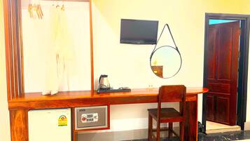 Minibar, in-room safe, blackout drapes, free WiFi