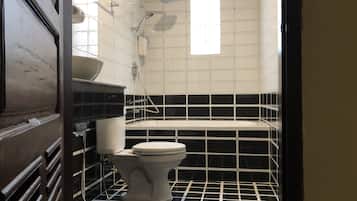 Ilmaiset hygieniatuotteet, kylpytakit, tohvelit, pyyhkeet