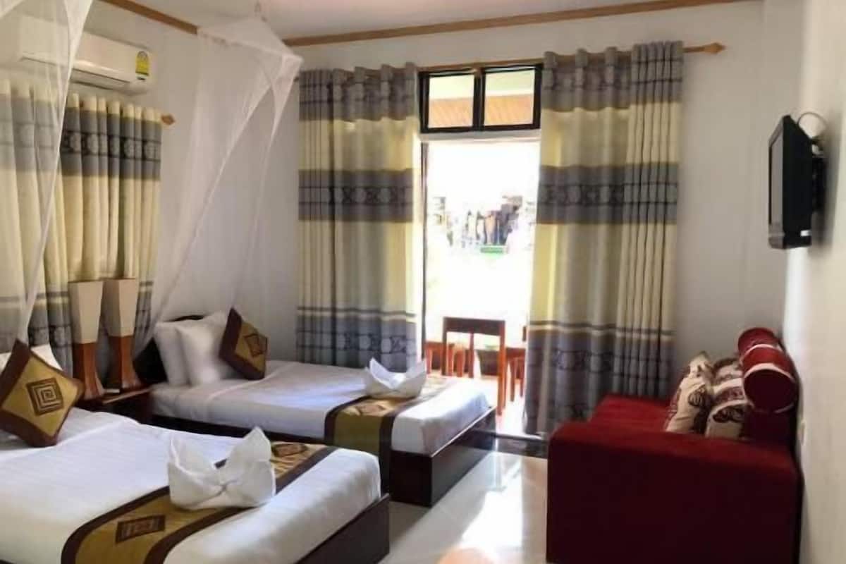 Minibar, in-room safe, blackout drapes, free WiFi