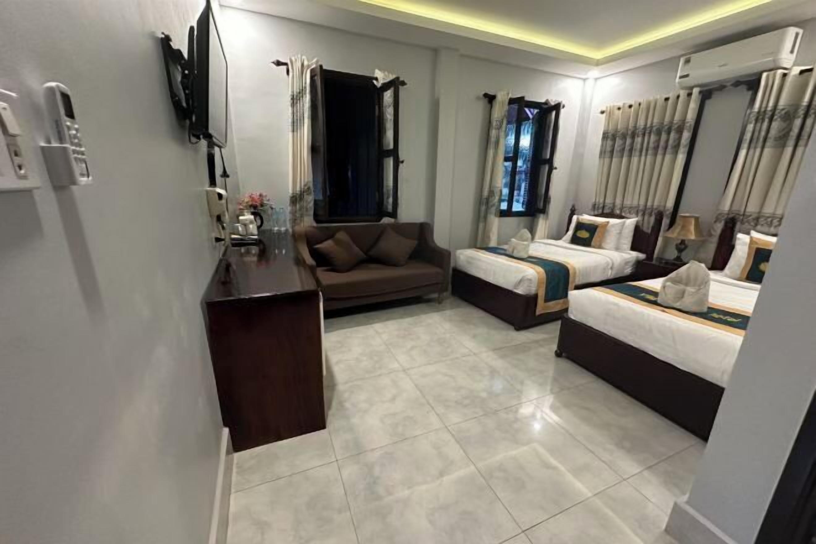 Minibar, in-room safe, blackout curtains, free WiFi