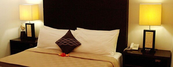 Desk, WiFi (free) - Anika Hotel Melati & Spa (Tuban)