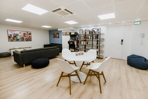 Children's activities - FIAP - Hostel (Paris)