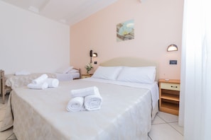 Dreibettzimmer | Zimmersafe, Zustellbetten, kostenloses WLAN
