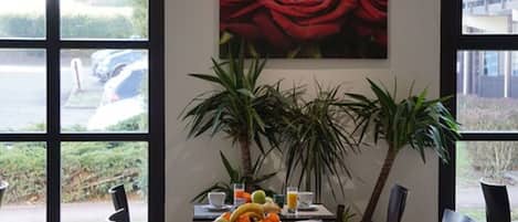 Frokostbuffé hver dag (EUR 13.90 per person)