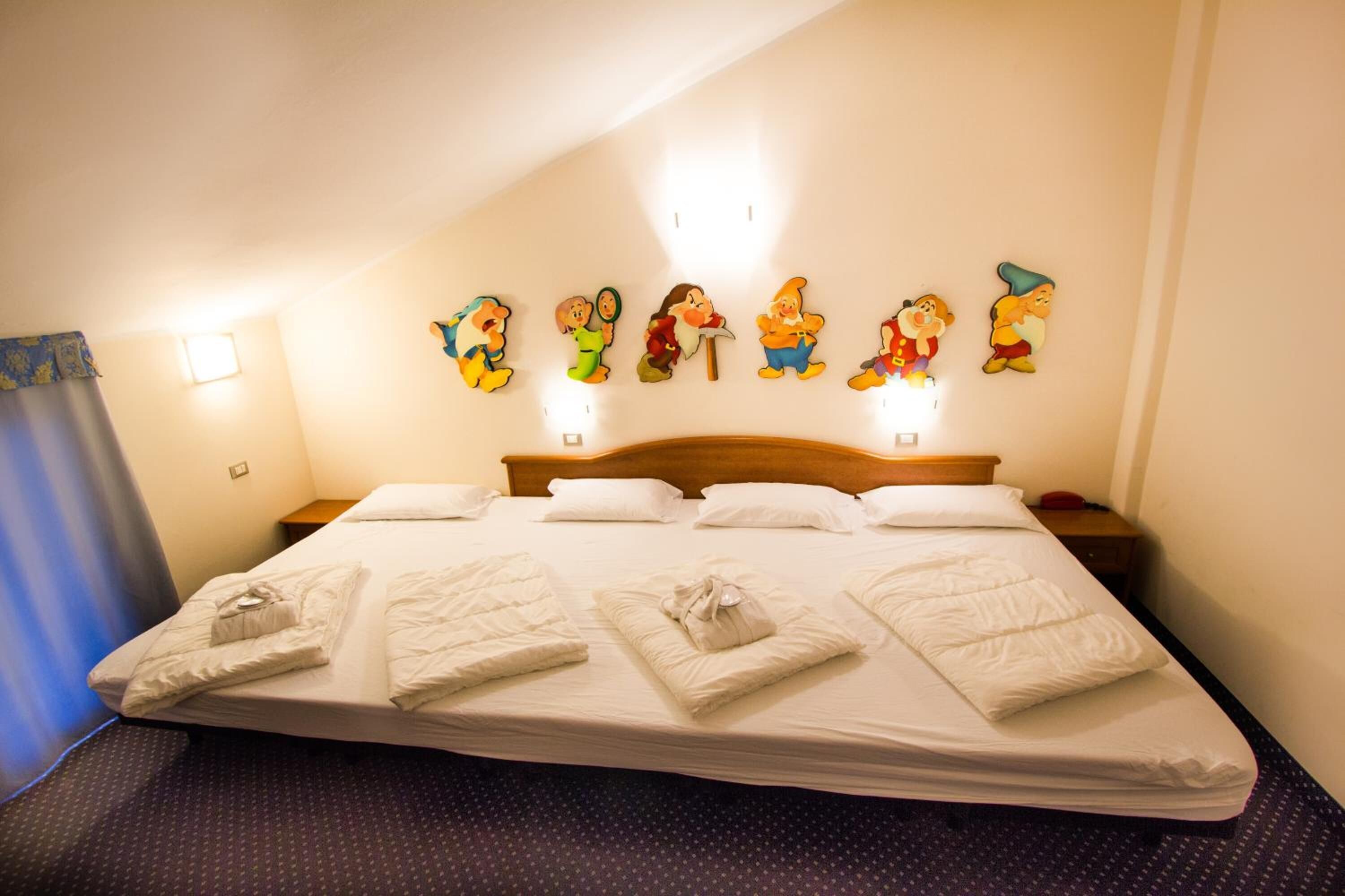 in-room safe, desk, soundproofing, free cots/infant beds