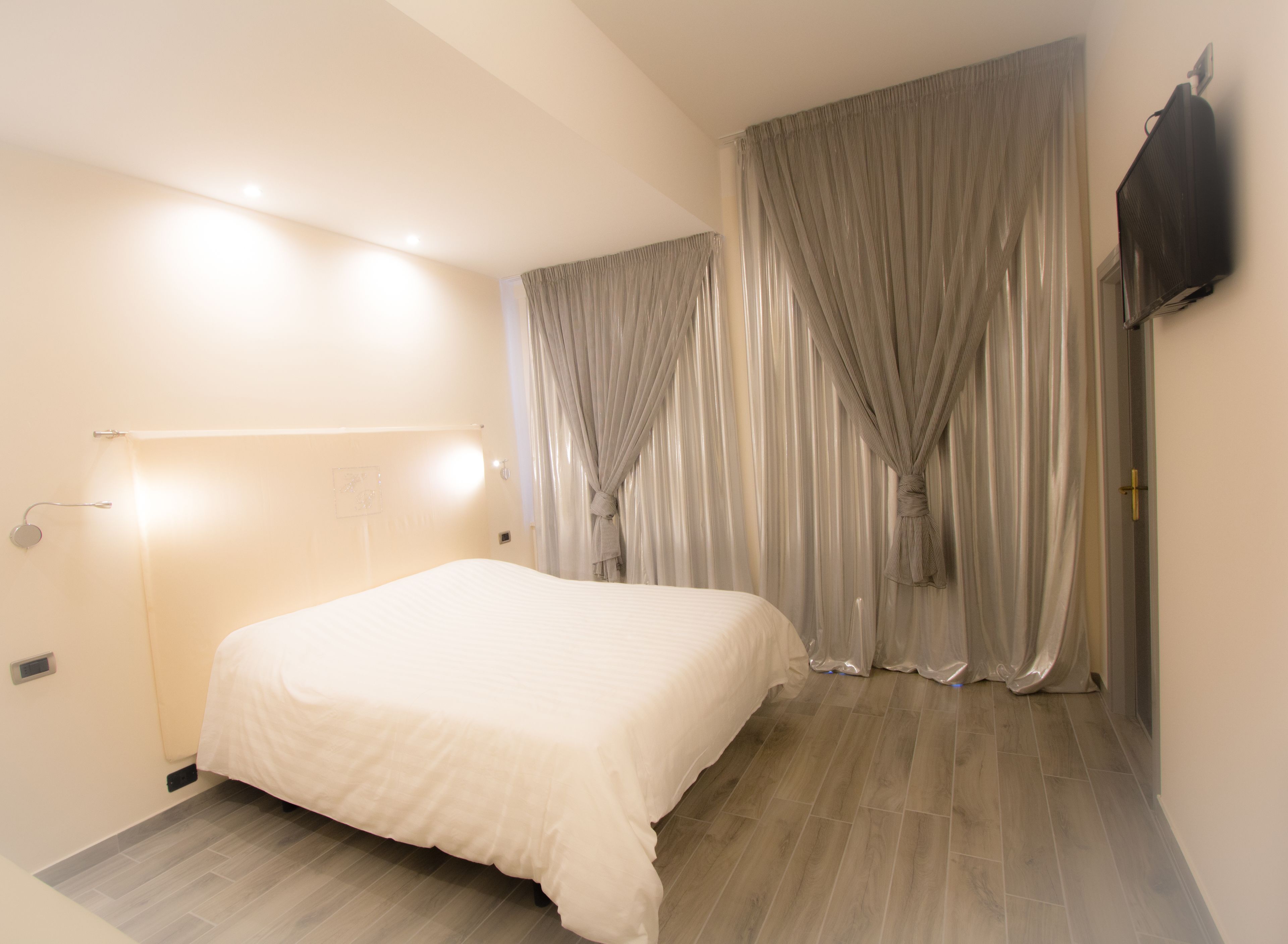 superior room, annex building (cabiria) | in-room safe, desk, soundproofing, free cots/infant beds