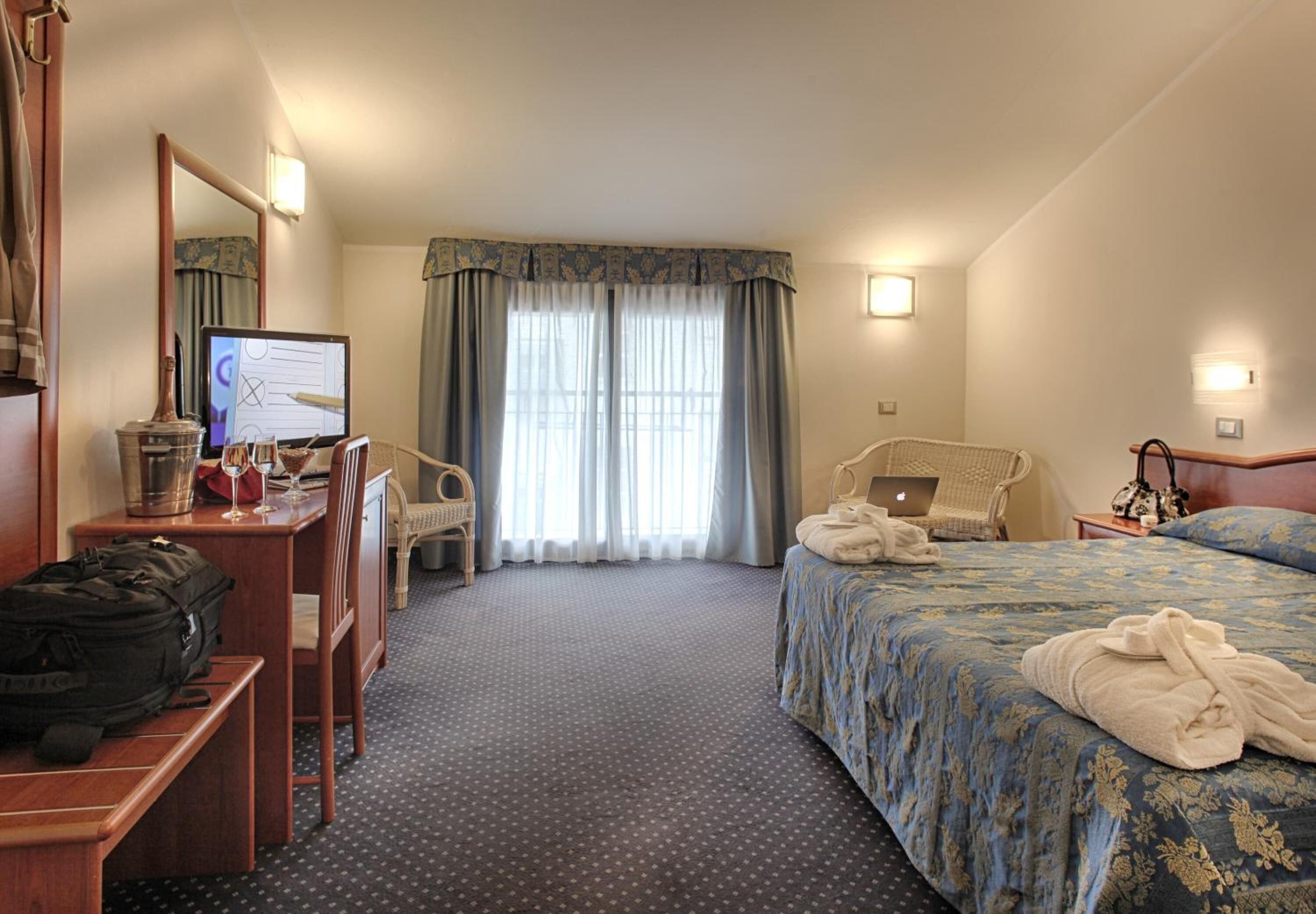 in-room safe, desk, soundproofing, free cots/infant beds