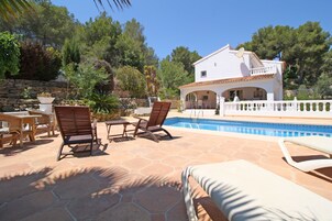 Villa, 4 habitaciones (3 Double, 2 Twin Beds + 1 Extra Bed) | Terraza o patio