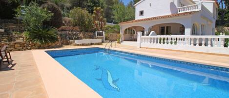 Villa, 4 Schlafzimmer (3 Double, 2 Twin Beds + 1 Extra Bed) | Pool | Außenpool