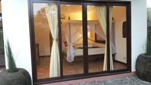 2 bedrooms, rollaway beds, free WiFi - Villa Puri Buri (Seminyak)