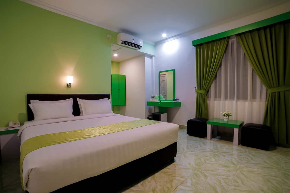Deluxe Room | In-room safe, desk, soundproofing, WiFi (free)