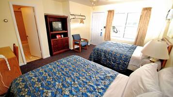 Room, 2 Double Beds | Desk, soundproofing, iron/ironing board, free WiFi