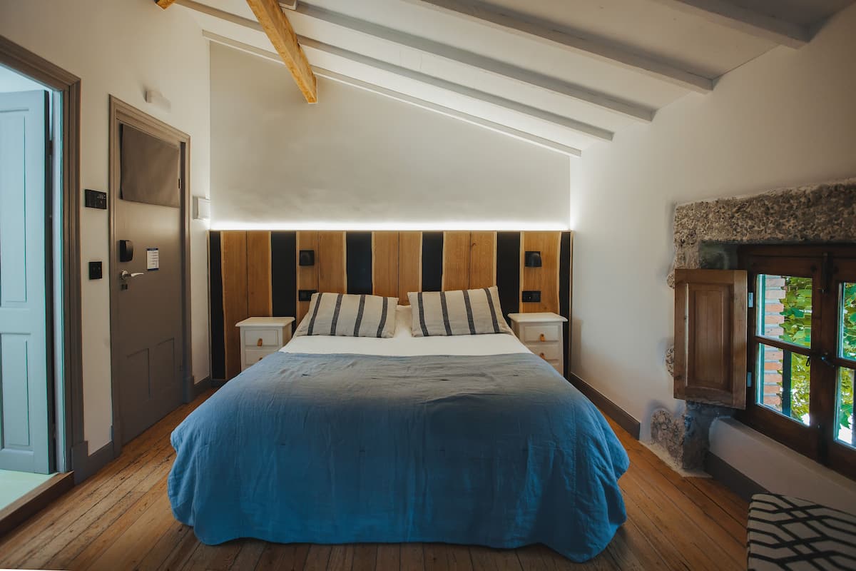 Deluxe Double Room (2-3 pax) | Desk, laptop workspace, blackout drapes, WiFi (free)