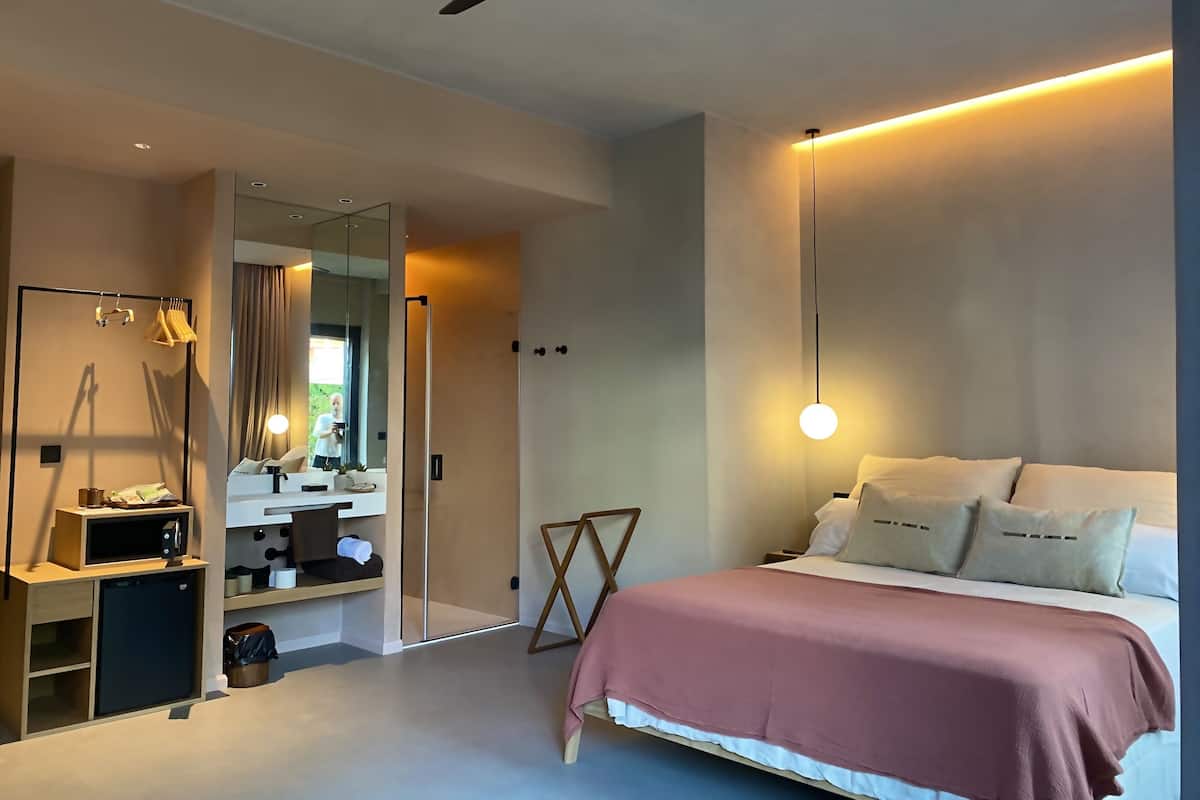 Junior Double Room, Terrace | Desk, laptop workspace, blackout drapes, WiFi (free)