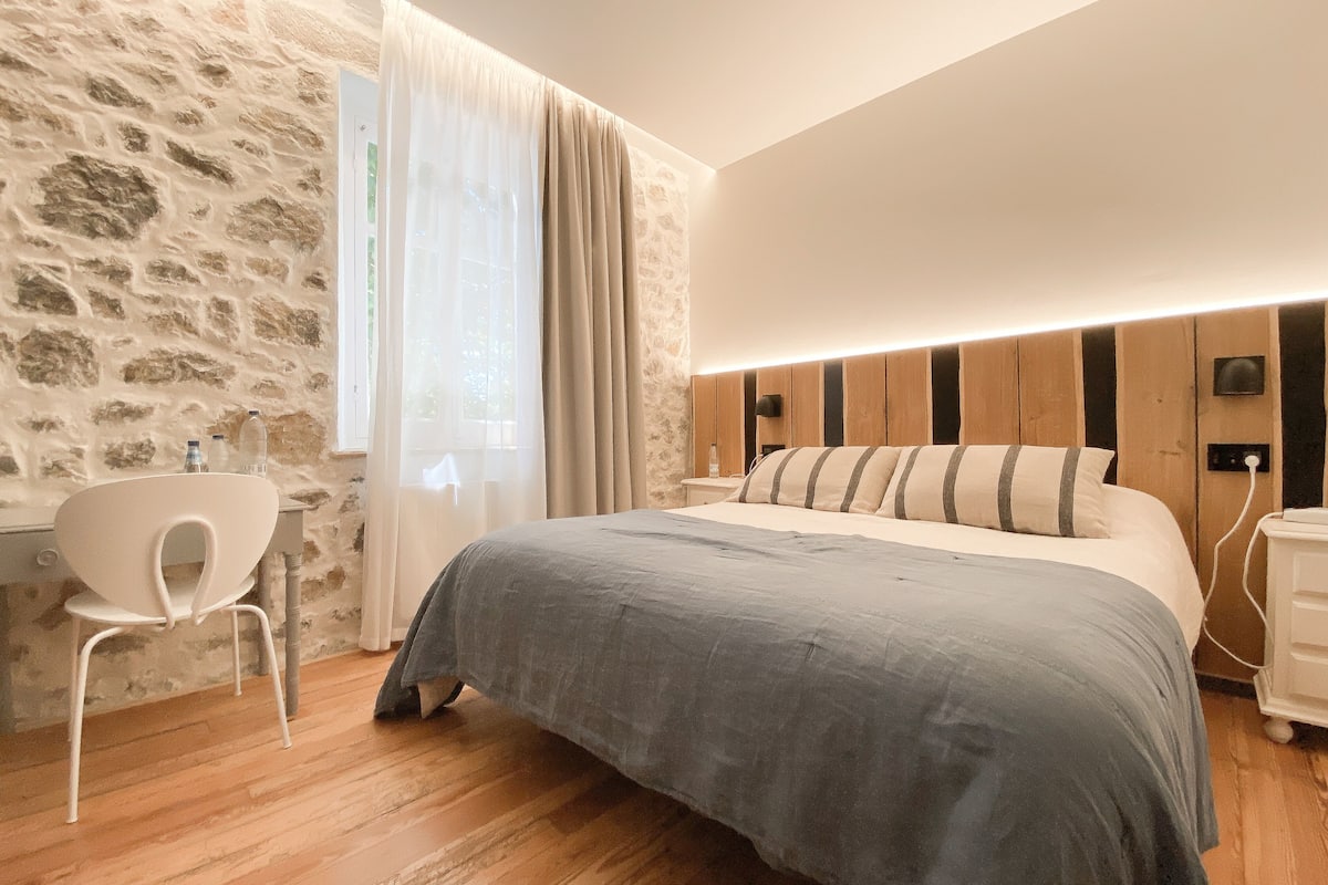 deluxe double room (2 pax) | 1 bedroom, desk, laptop workspace, blackout curtains