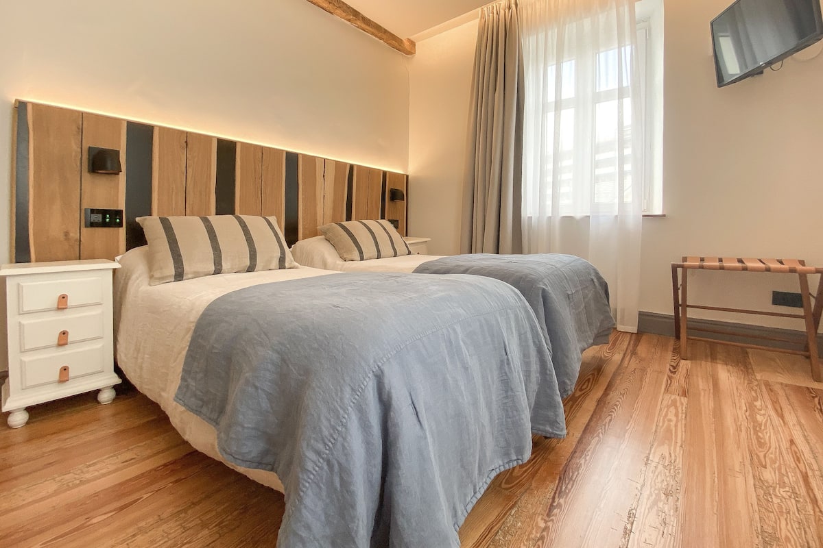 Deluxe Double Room, Ocean View (2-3 pax) | Desk, laptop workspace, blackout drapes, WiFi (free)