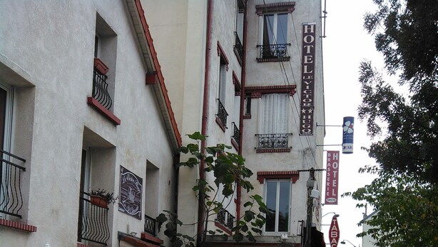Front of property - Hotel Victor Hugo (Rueil-Malmaison)
