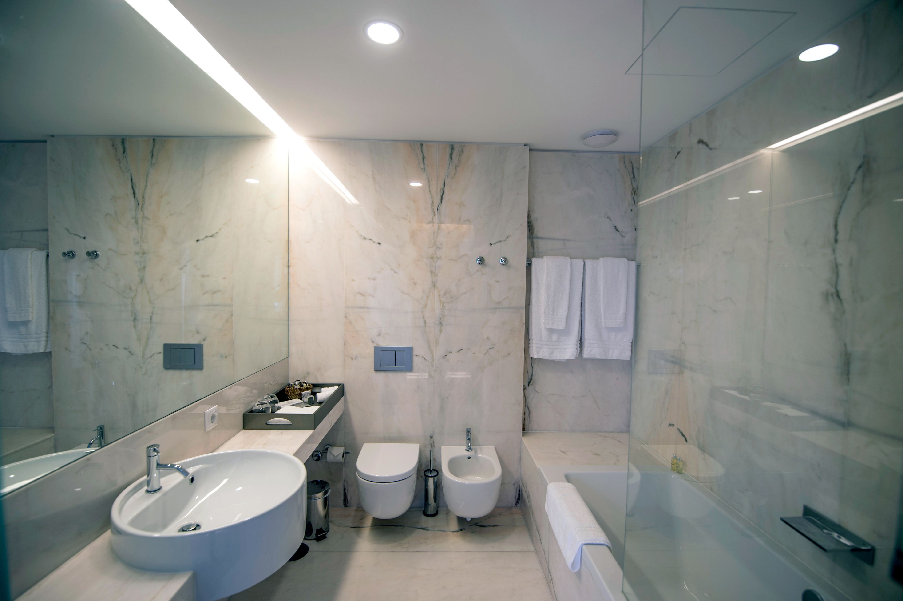 suite, tower | bathroom | free toiletries, bathrobes, slippers, towels
