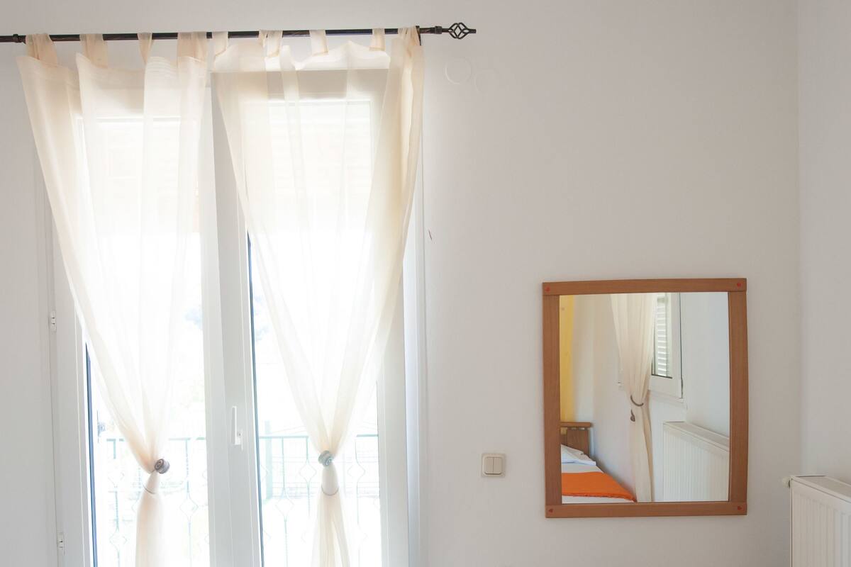 Tabla de planchar con plancha, cunas, camas extra y wifi gratis