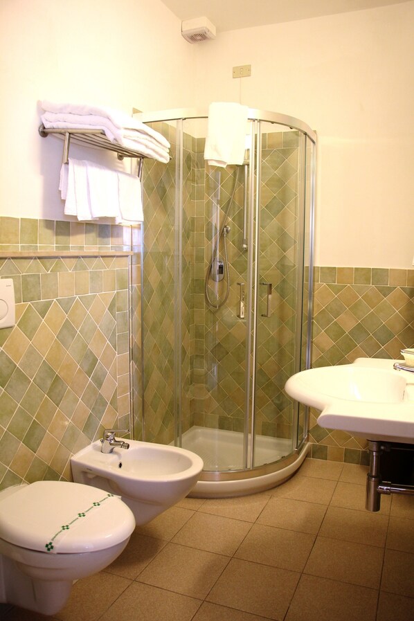Bathroom - Hotel Cristalda (Vieste)