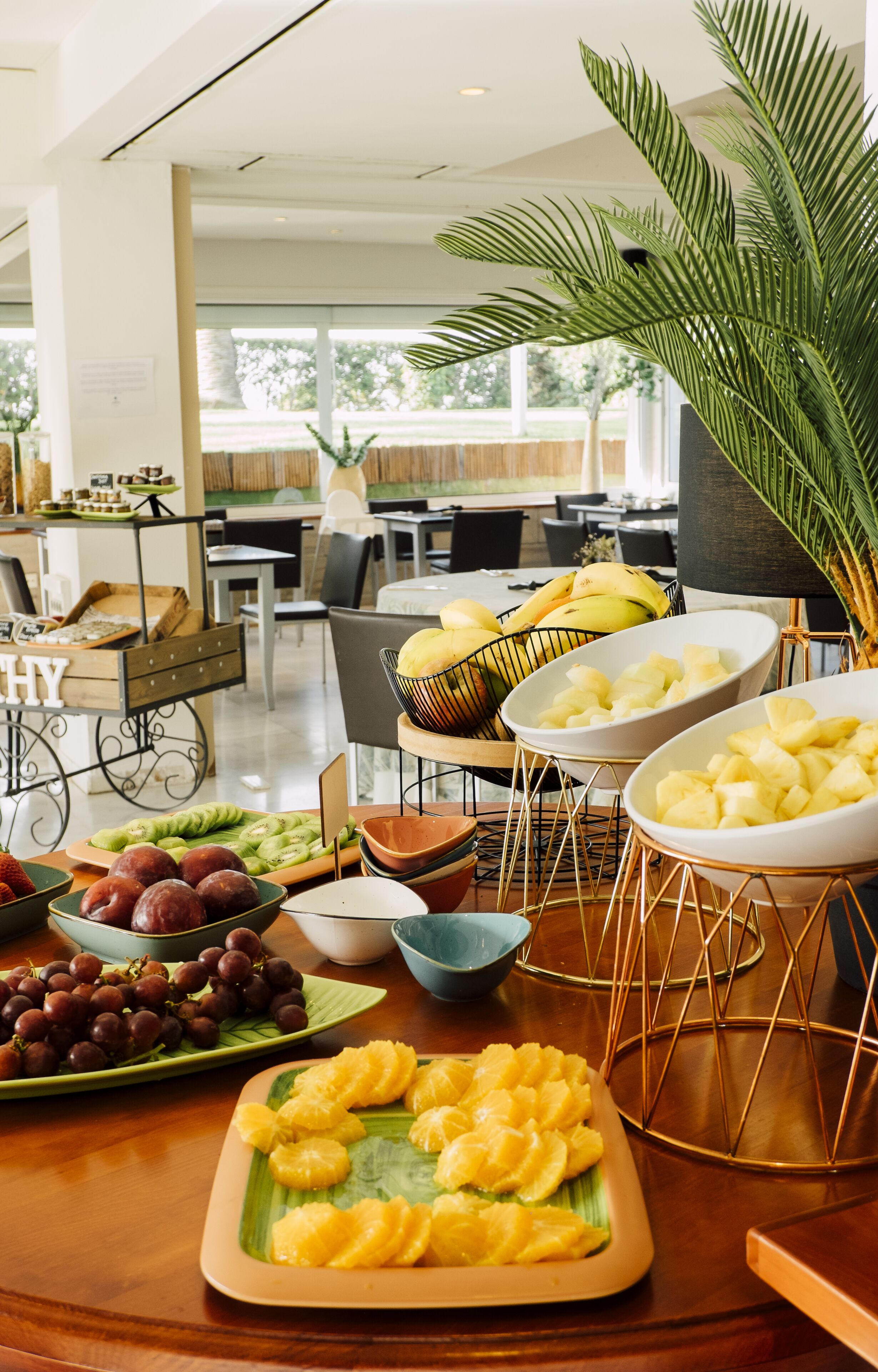 daily buffet breakfast (eur 15 per person)