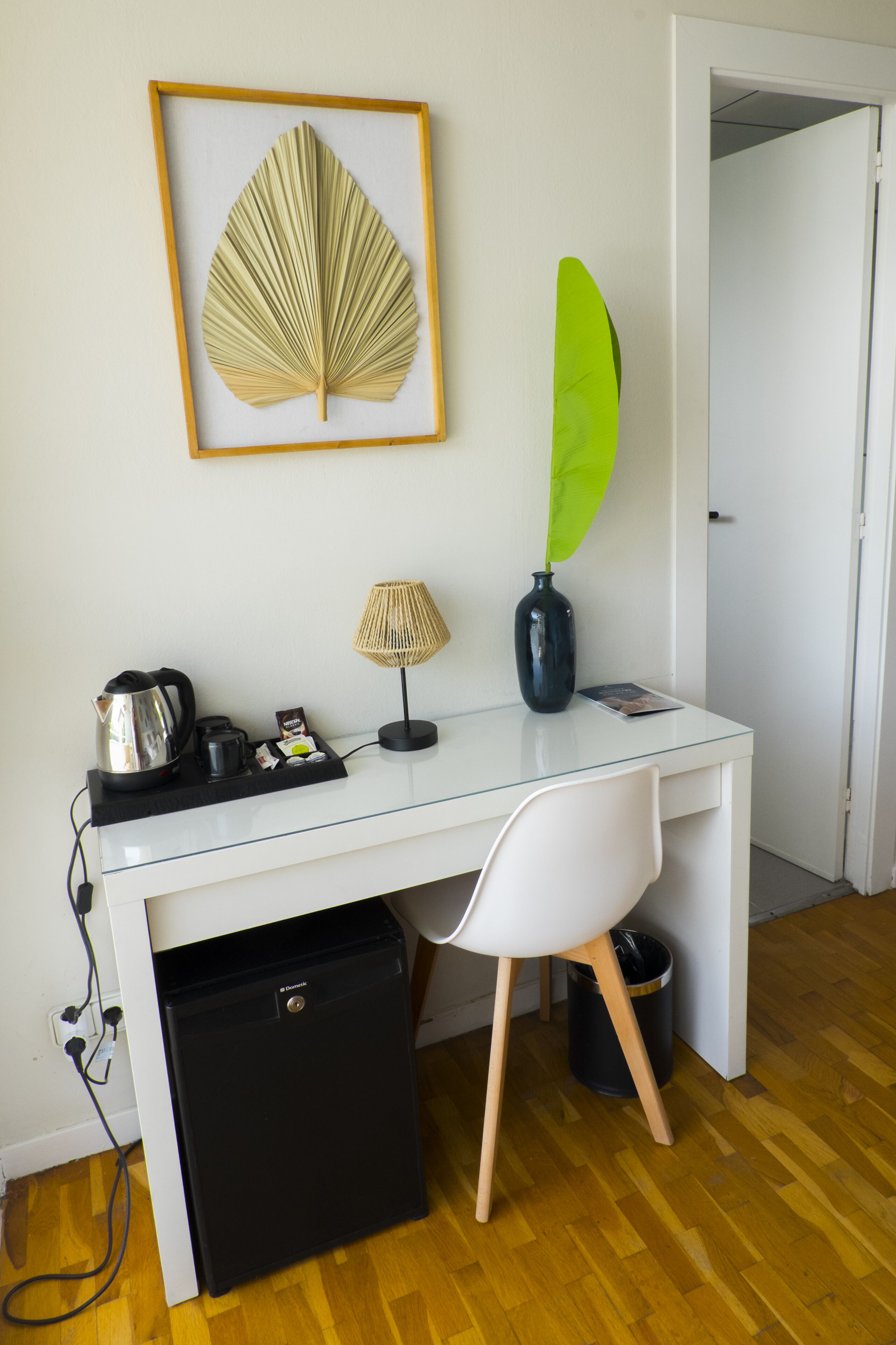 32-inch flat-screen tv with satellite channels, tv