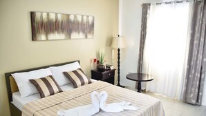 Deluxe Double Room, 1 Bedroom, Non Smoking | Desk, iron/ironing board (on request), rollaway beds (surcharge) - BESM Traveler's Inn (San Leonardo)