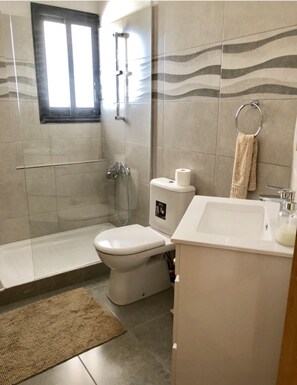 Apartment, 1 Schlafzimmer | Badezimmer | Haartrockner, Handtücher