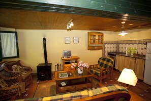 Traditional-Haus, 3 Schlafzimmer | Wohnbereich | Flachbildfernseher, Kamin