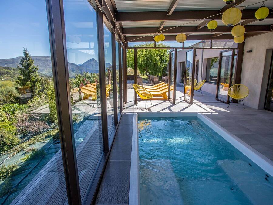 Couples treatment room(s), body treatments, body wraps, body scrubs