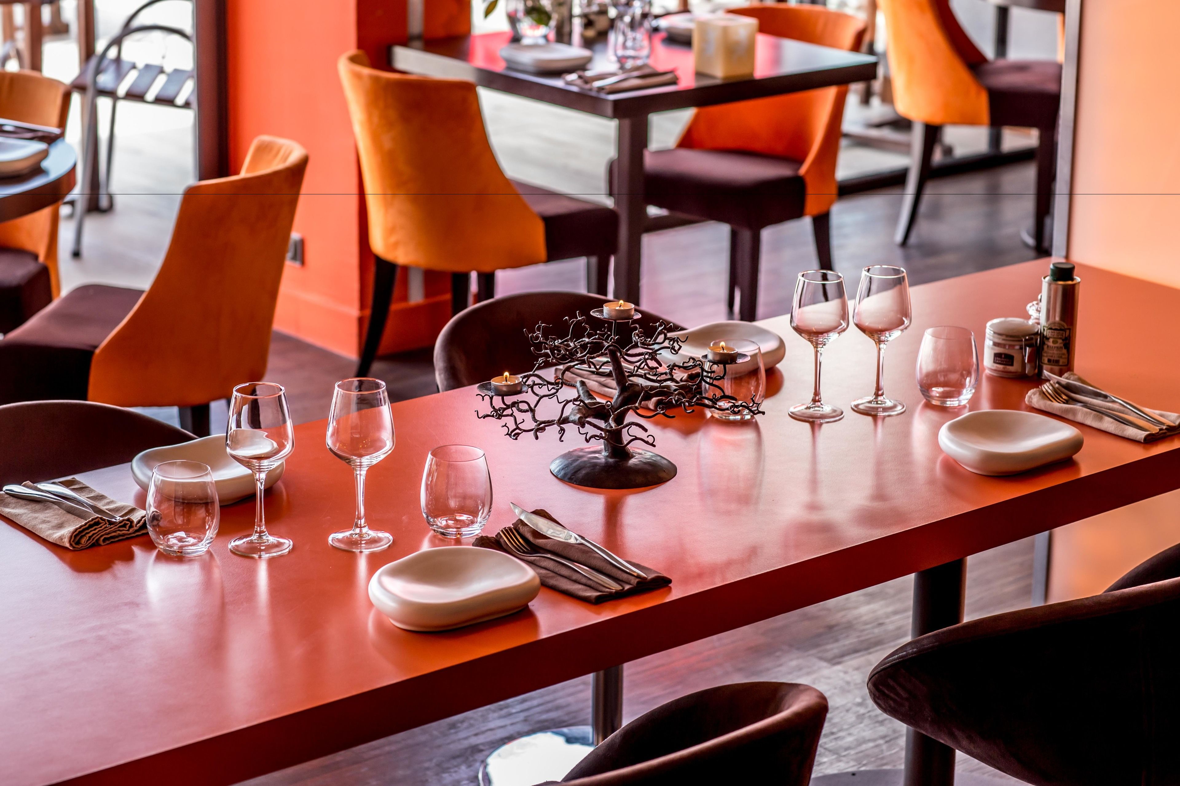 Déjeuner et dîner servis sur place