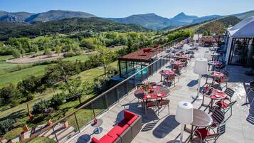 Serveert lunch en diner, Franse gerechten