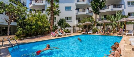 4 piscinas externas, espreguiçadeiras