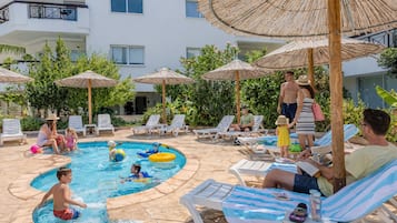 4 piscinas externas, espreguiçadeiras
