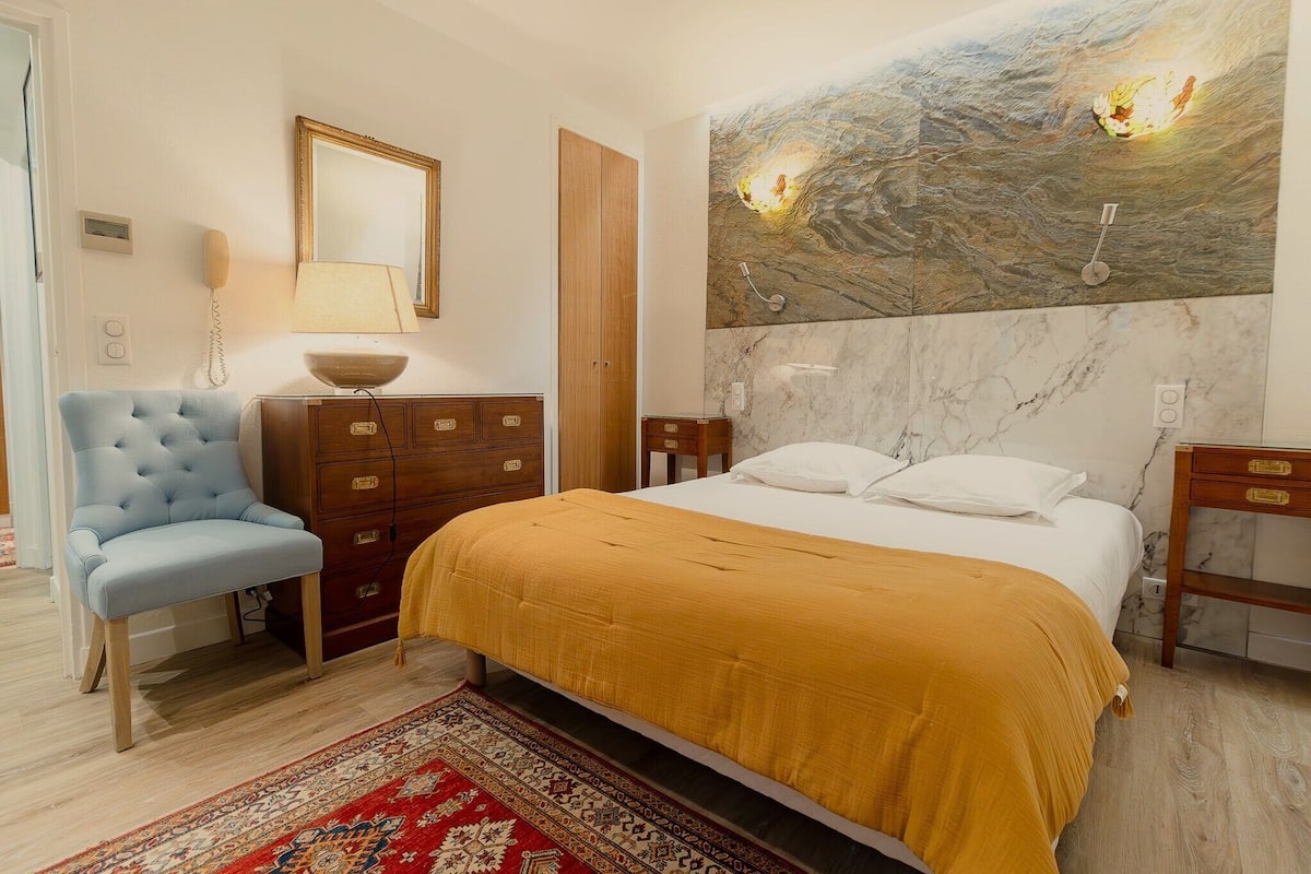 Suite, 2 camere da letto, camere comunicanti | Una cassaforte in camera, con stile personalizzato, una scrivania