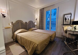 標準雙人房 | 房內夾萬、獨特設計、書桌、嬰兒床 (收費)