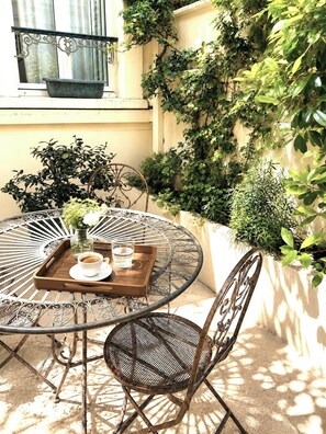 Exterior - Hôtel des Bains (Paris)