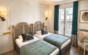 Chambre supérieure double | Coffre-fort, bureau, espace de travail pour ordinateurs portables