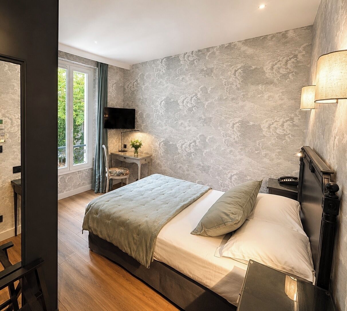 Deluxe Double Room | In-room safe, desk, laptop workspace, free WiFi