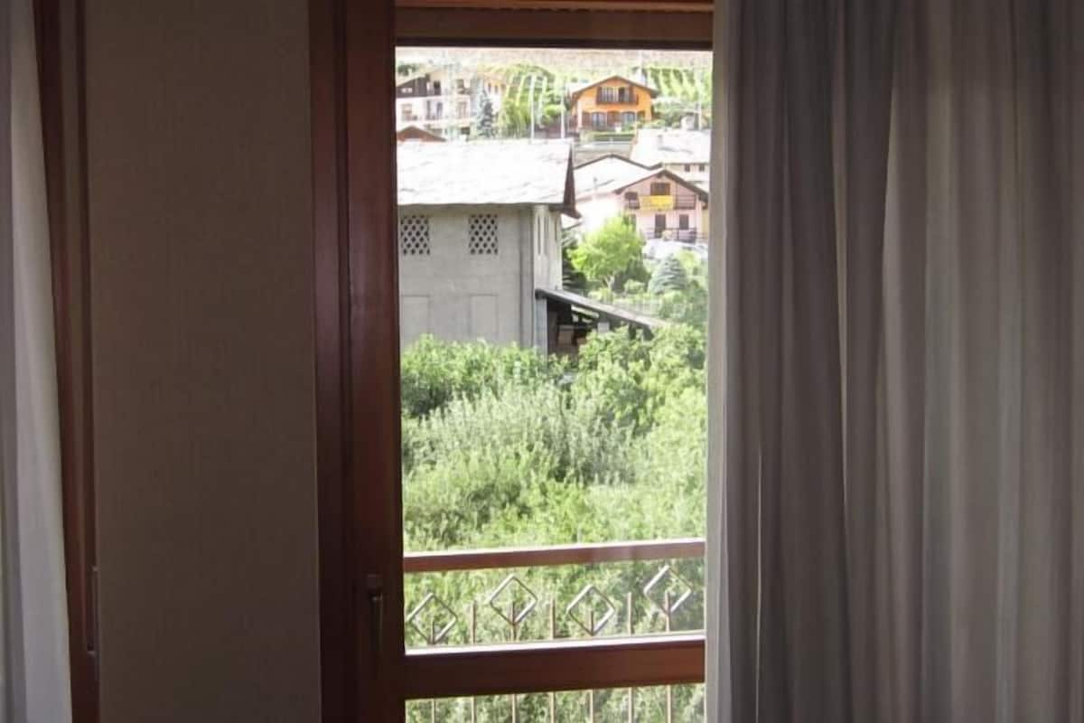 Family Room | Cribs (surcharge), WiFi (free)