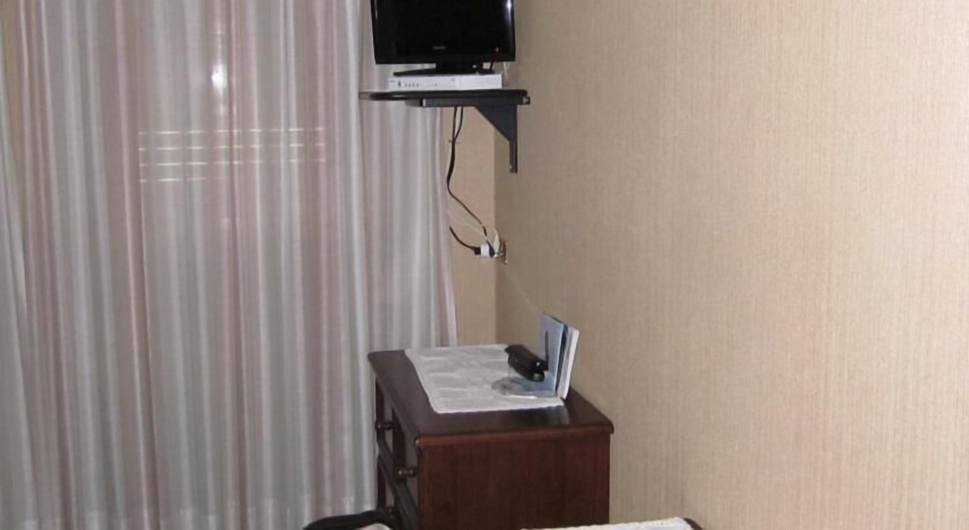 classic single room, 1 single bed | cots/infant beds, free wifi