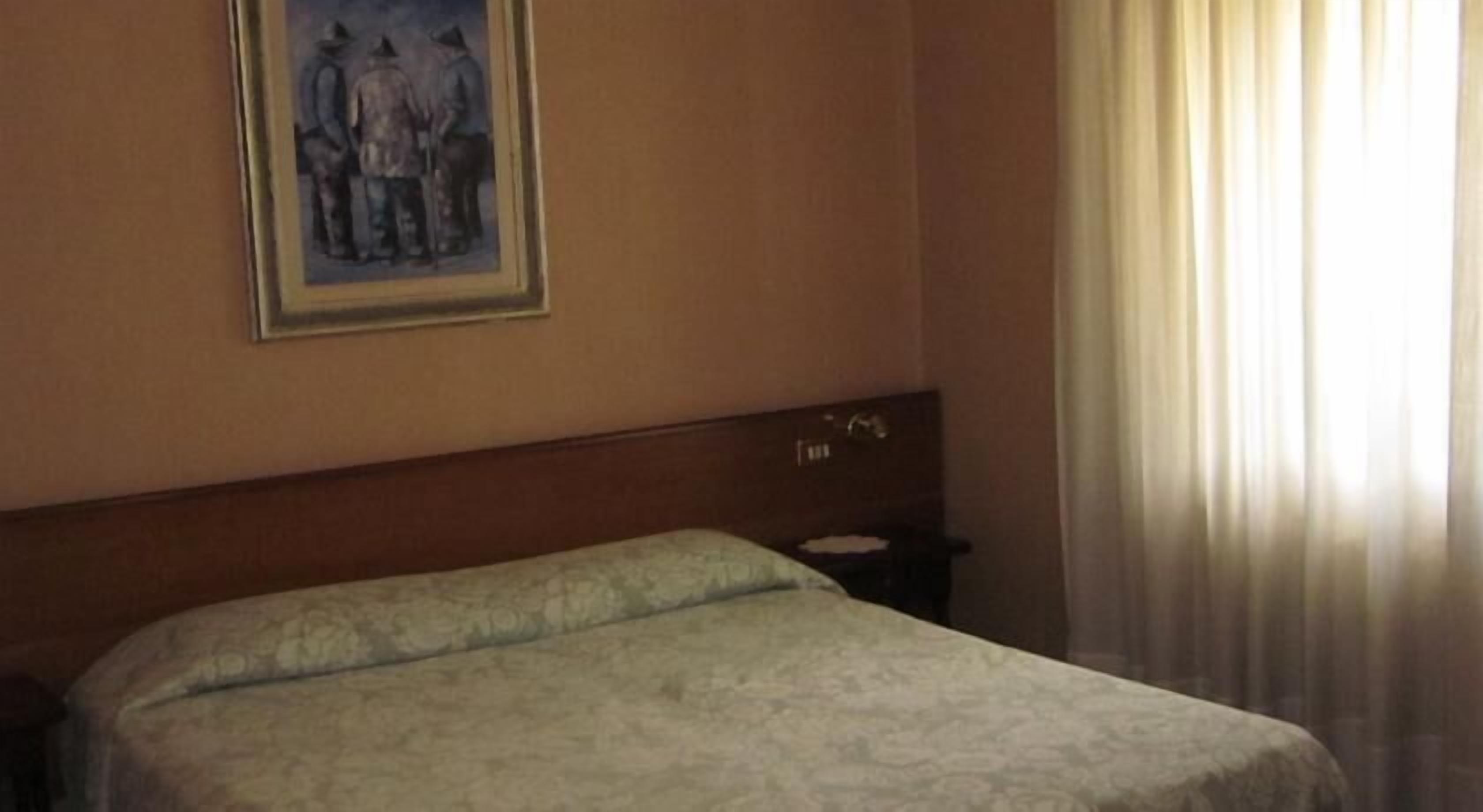 cots/infant beds, free wifi