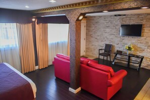 Efficiency, 客房, 1 张特大床, 无烟房, 厨房 | 办公桌、熨斗/熨衣板、免费 WiFi、床单